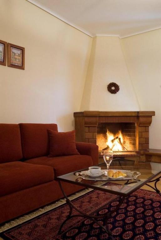 Krinides Hotel Kalavryta Ngoại thất bức ảnh